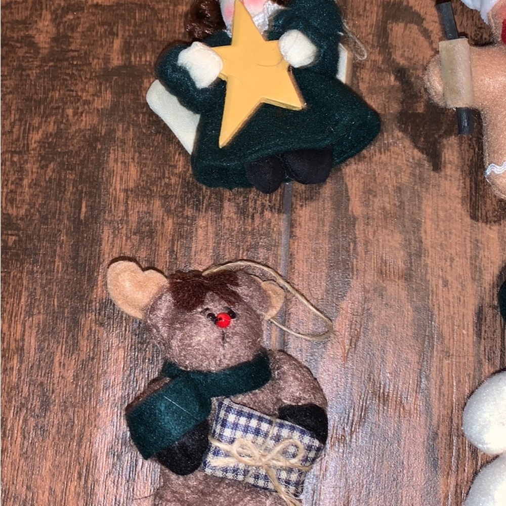 Set of 6 Felt Ornaments with Magnets on Back NEW Never Used - Picture 2 of 5